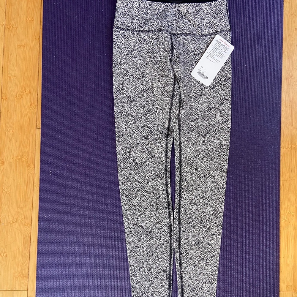 NWT Lululemon Plush Petal Wunder Under Pant Size 4
